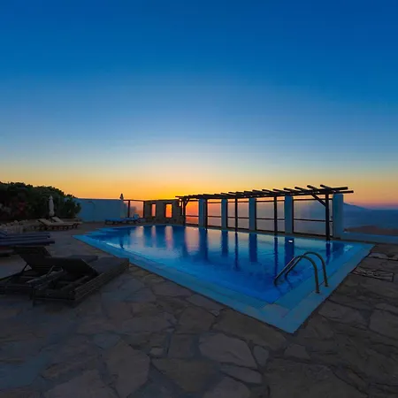 Luxurious Traditional Βίλα